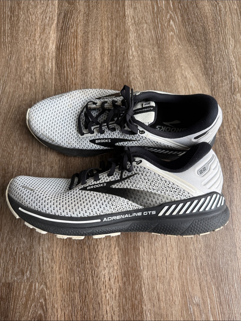 Brooks Adrenaline GTS Men's Running Shoes - White and Black - Picture 4 of 8